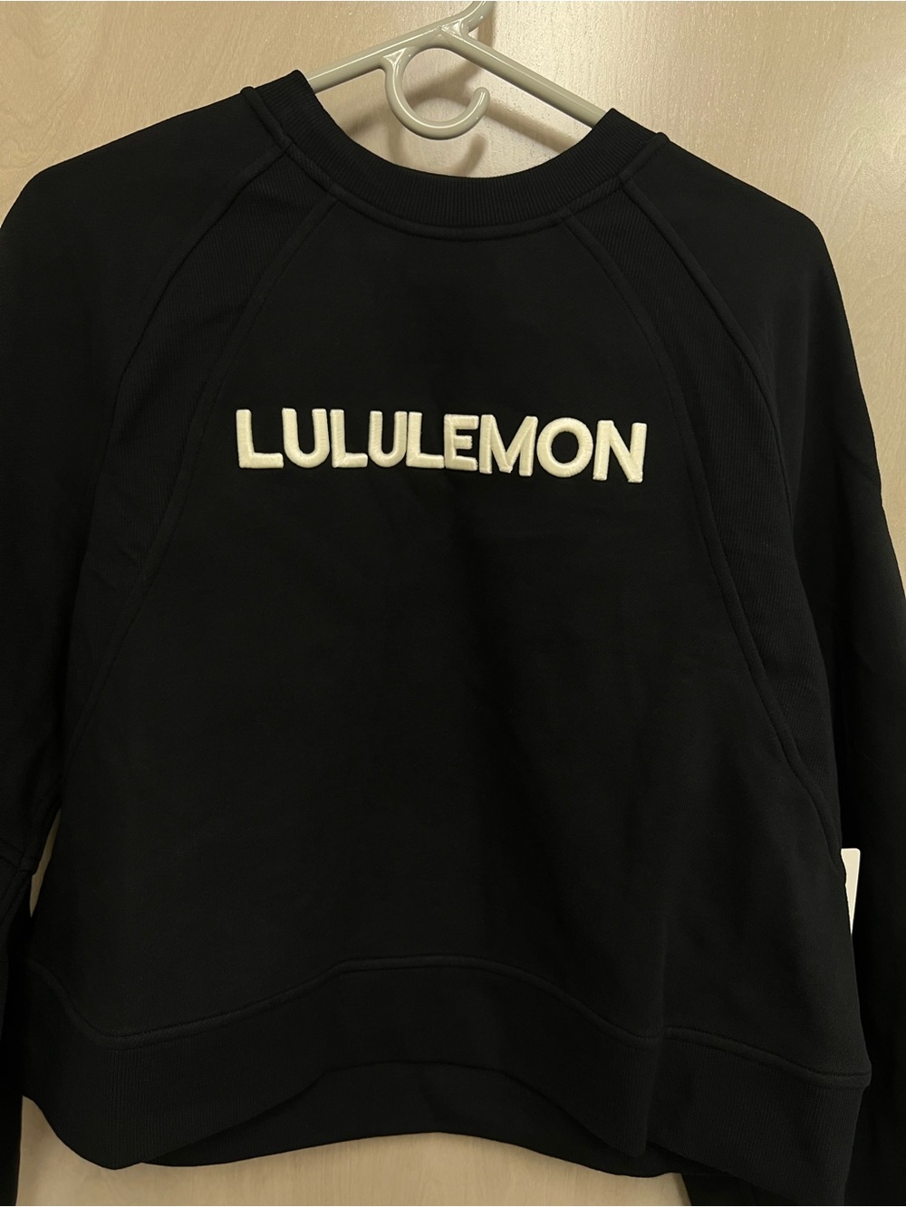 Lululemon Scuba Oversized Pullover Wordmark Black Light Ivory M/L - Picture 2 of 5